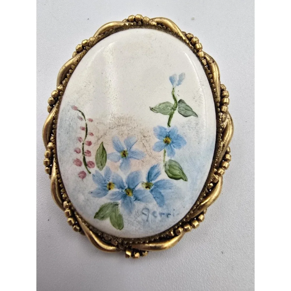 Vintage Hand Painted Floral Brooch Pin Pendant Gold Tone Blue Flowers Signed - Picture 3 of 6